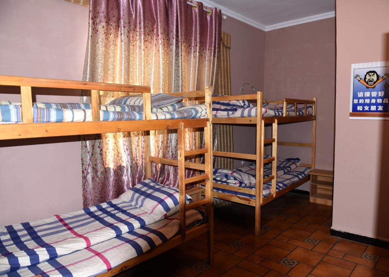 Dunhuang 8090 Guest House Екстер'єр фото